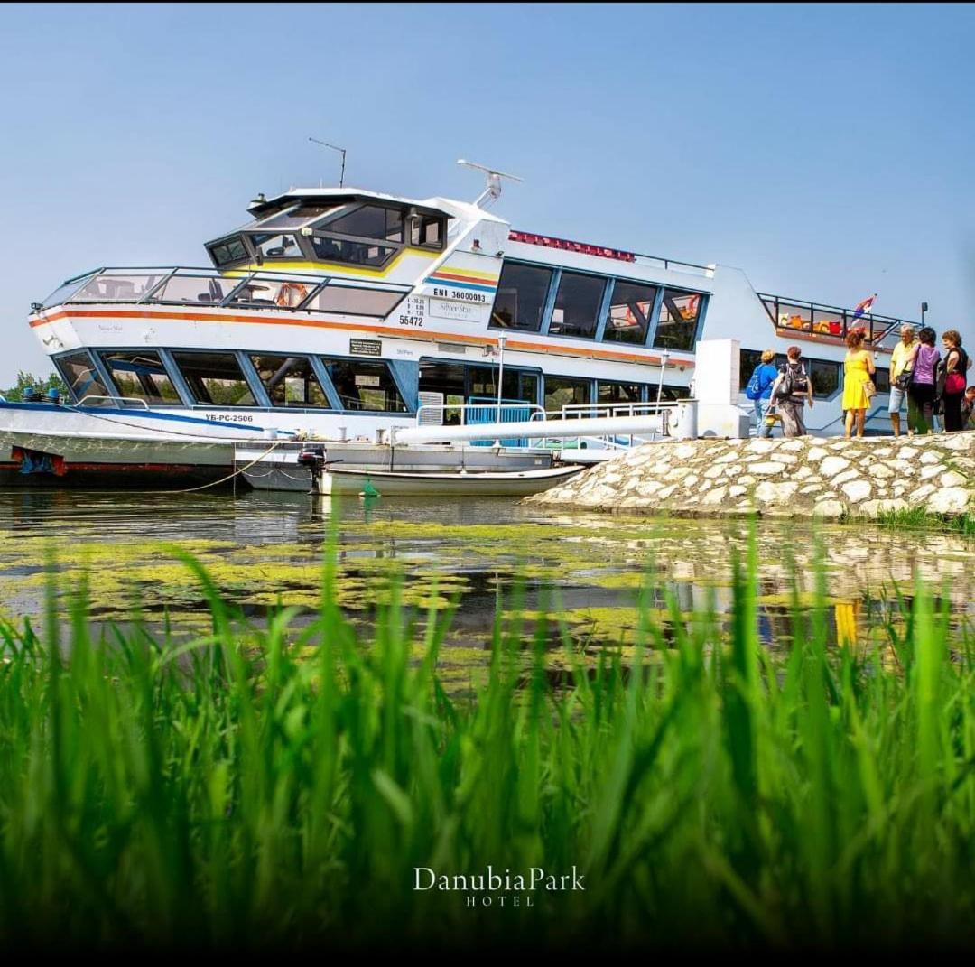 Hotel Danubia Park garni Veliko Gradište Exteriör bild
