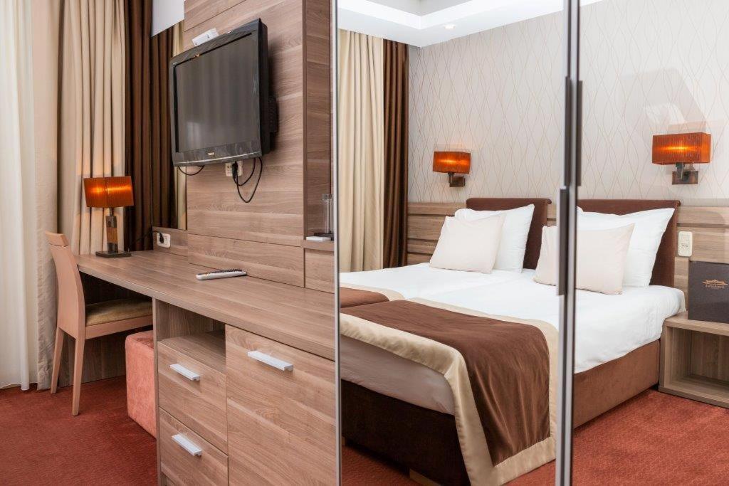 Hotel Danubia Park garni Veliko Gradište Exteriör bild