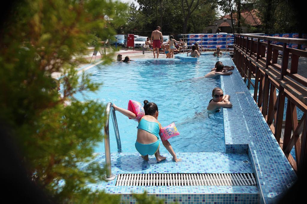 Hotel Danubia Park garni Veliko Gradište Exteriör bild