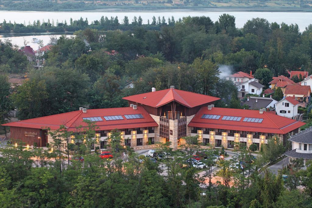 Hotel Danubia Park garni Veliko Gradište Exteriör bild